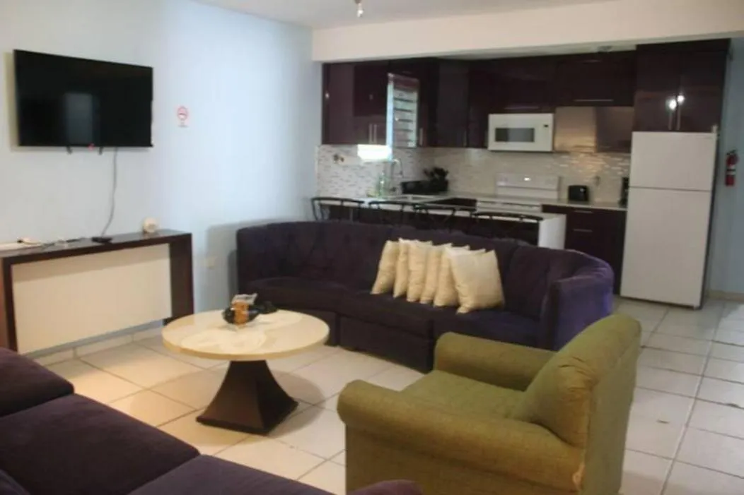 Near Casa Bacardi, 5 Beds, Sleeps 10, Beach Town, Unit 1 Catano Apartment
