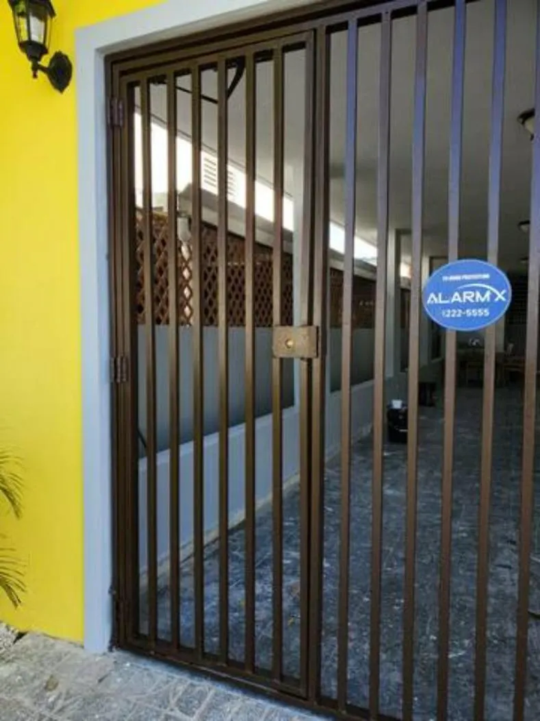 Near Casa Bacardi, 5 Beds, Sleeps 10, Beach Town, Unit 1 Catano Puerto Rico